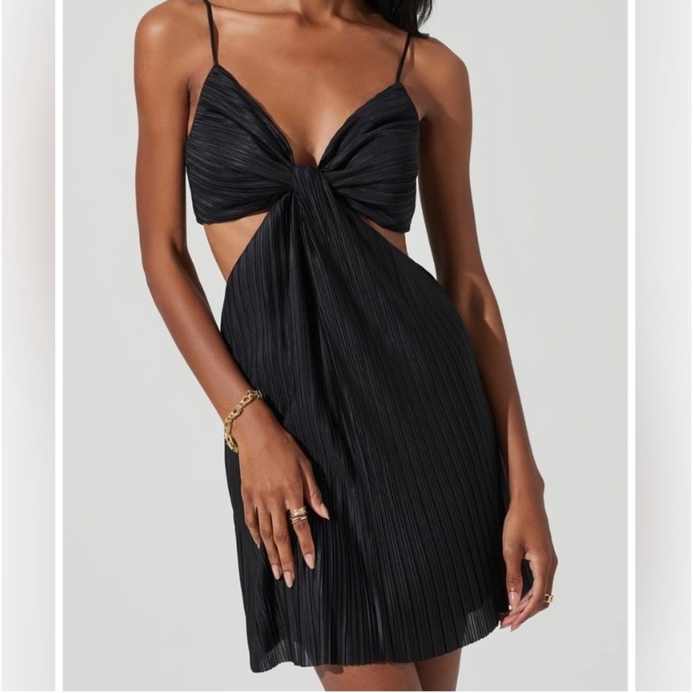 ASTR the Label NWT Black Pleated Cut Out Cocktail Dress Small